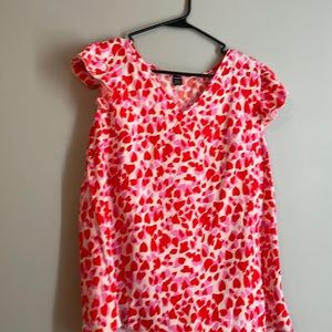 Sleeveless blouse with heart decals size XL